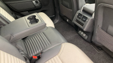 Land Rover Discovery 3.0 D300 Dynamic SE 5dr Auto Diesel Station Wagon